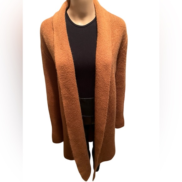 Beautiful heavy cardigan from Pink Martini - Picture 2 of 8